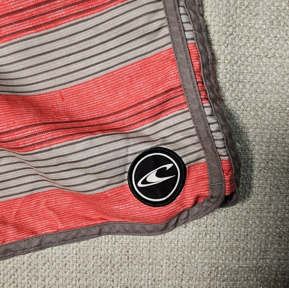 O'Neill Men's Red and Gray Swim Shorts Swimming Trunks Coral and Grey Size 38 - Picture 3 of 12